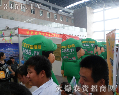 ��ͨ��ģ�����(du��)���������ݳ��F(xi��n)�ڕ�(hu��)��(ch��ng)��